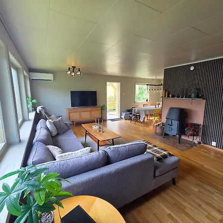 Frydenlund Fjord Retreat - Sauna, Shoreline & Boat Lodge